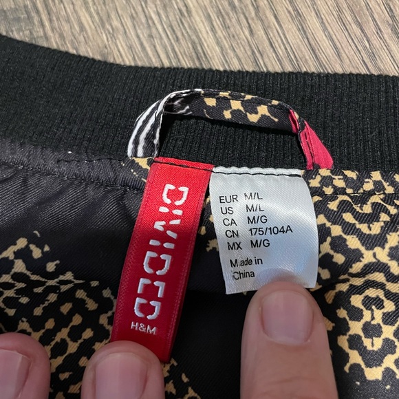 COPY - H & M Divided Unique Print Jacket, Women’s M/L - Picture 3 of 7